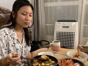 Danilla Riyadi Doyan Jajan Juga Jago Masak di Rumah Danilla Riyadi Doyan Jajan Juga Jago Masak di Rumah