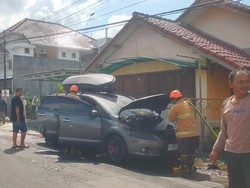 Mobil Pemudik Asal Bekasi Terbakar di Ngemplak Sleman