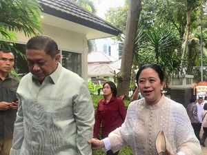 Video: Didampingi Suami, Puan Hadiri Halalbihalal di Rumah Ketua MPR Muzani Video: Didampingi Suami, Puan Hadiri Halalbihalal di Rumah Ketua MPR Muzani