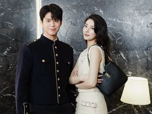 6 Gaya Park Bo Gum & Suzy Serasi Bersanding di Singapura, Banjir Visual 6 Gaya Park Bo Gum & Suzy Serasi Bersanding di Singapura, Banjir Visual