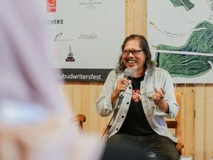 Penulis Bali: Terbitkan Buku Lewat Jalur Indie, Lalu Dijual Sendiri Penulis Bali: Terbitkan Buku Lewat Jalur Indie, Lalu Dijual Sendiri