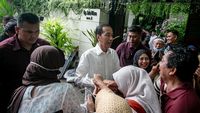 Ramainya Warga Mengunjungi Kediaman Jokowi Saat Lebaran