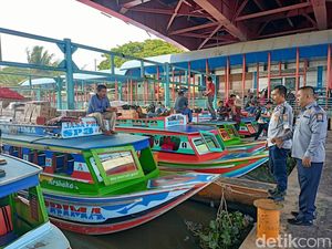 Arus Balik di Dermaga 16 Ilir Palembang Mulai Ramai Dipadati Pemudik Arus Balik di Dermaga 16 Ilir Palembang Mulai Ramai Dipadati Pemudik