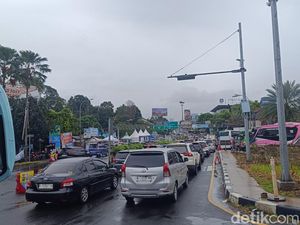Video: Lebih dari 25 Ribu Kendaraan Menuju Puncak Pagi Ini Video: Lebih dari 25 Ribu Kendaraan Menuju Puncak Pagi Ini