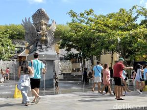Libur Panjang Idul Fitri, Wisatawan Padati Kawasan GWK Libur Panjang Idul Fitri, Wisatawan Padati Kawasan GWK