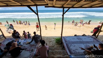    Pantai Gunungkidul Sepi? Dispar Ungkap Penurunan Turis yang Mengkhawatirkan   Liburan di Gunungkidul Tak Seramai Dulu: Turis Pantai Menyusut, Ada Apa?   Alarm Turis Berbunyi: Pantai Gunungkidul Kehilangan Daya Tarik?   Pantai Gunungkidul Tak Lagi Primadona? Jumlah Turis Anjlok Dibanding Tahun Lalu