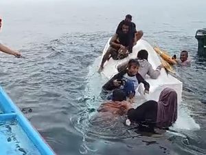 Speedboat Bawa 9 Penumpang Tenggelam di Laut Ternate, Seluruh Korban Selamat