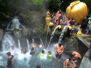 Dispar Jateng Buka Peluang Wisata Guci Tetap Buka Sebagian Usai Banjir Bandang