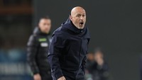 Vincenzo Italiano, pelatih Bologna, juga masuk radar Milan. Ia membawa I Rossoblu merangsek ke empat besar klasemen Liga Italia dan menembus final Coppa Italia. (Foto: Gabriele Maltinti/Getty Images)