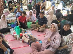 Cerita Warga Pilih Bawa Menu Lebaran dari Rumah Saat Piknik di Ragunan