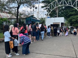 Tekad Warga Antre demi Jajanan Viral Blok M Saat Libur Lebaran: Harus Dapat!