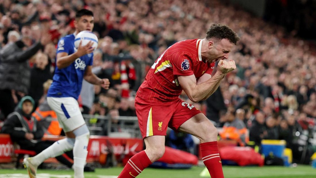 Gol terakhir Diogo Jota sebelum meninggal dunia, mencetak gol kemenangan Liverpool atas Everton 1-0. (Foto: REUTERS/Phil Noble)