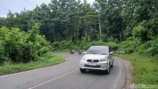 Ruas jalan tikungan Songkelmereng berada di perbatasan antara Blora dengan Rembang. Foto diunggah Kamis (3/4/2025).