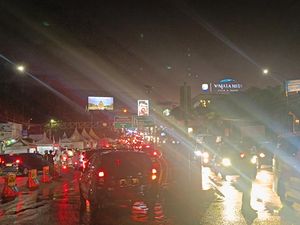 Rekayasa One Way Berakhir, Lalu Lintas Menuju Puncak Bogor Padat Malam Ini Rekayasa One Way Berakhir, Lalu Lintas Menuju Puncak Bogor Padat Malam Ini