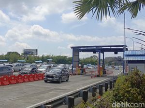 Video: Tol Semarang-Solo Padat, One Way Lokal Diberlakukan dari Km 459 hingga Km 419 Video: Tol Semarang-Solo Padat, One Way Lokal Diberlakukan dari Km 459 hingga Km 419