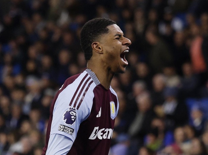 Soccer Football - Premier League - Brighton & Hove Albion v Aston Villa - The American Express Community Stadium, Brighton, Britain - April 2, 2025 Aston Villa's Marcus Rashford celebrates scoring their first goal Action Images via Reuters/Andrew Couldridge EDITORIAL USE ONLY. NO USE WITH UNAUTHORIZED AUDIO, VIDEO, DATA, FIXTURE LISTS, CLUB/LEAGUE LOGOS OR 'LIVE' SERVICES. ONLINE IN-MATCH USE LIMITED TO 120 IMAGES, NO VIDEO EMULATION. NO USE IN BETTING, GAMES OR SINGLE CLUB/LEAGUE/PLAYER PUBLICATIONS. PLEASE CONTACT YOUR ACCOUNT REPRESENTATIVE FOR FURTHER DETAILS..