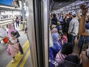 Pengguna KRL Jabodetabek Meningkat saat Libur Lebaran Idul Fitri