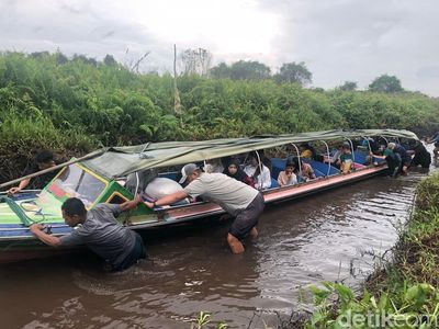 Potret Pemudik yang Akan Balik ke Perantauan Terjebak Sungai Surut