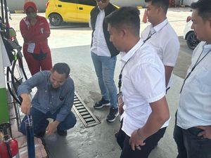 Warga Duga Ada BBM Campur Air, Polisi Cek SPBU di Samarinda dan Balikpapan Warga Duga Ada BBM Campur Air, Polisi Cek SPBU di Samarinda dan Balikpapan
