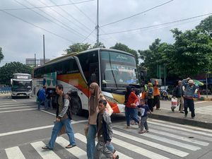 Video: Warga Kaget Harga Tiket Mudik ke Sumbar Dapat Rp 329 Ribu Video: Warga Kaget Harga Tiket Mudik ke Sumbar Dapat Rp 329 Ribu