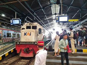 H+3 Lebaran, 11.301 Orang Tiba di Jogja Via Stasiun Tugu H+3 Lebaran, 11.301 Orang Tiba di Jogja Via Stasiun Tugu