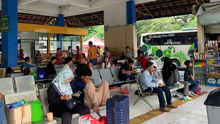 Tiket Bus Murah Purworejo di Terminal Kampung Rambutan, Jakarta Timur, Kamis (3/4/2025) Tiket bus murah Purworejo di Terminal Kampung Rambutan, Jakarta Timur, Kamis (3/4/2025).