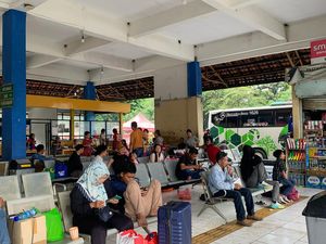 Video: Arus Balik, Jumlah Penumpang Tiba di Terminal Kampung Rambutan Terus Naik