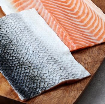 Tak Hanya Gurih Enak, Kulit Salmon Juga Kaya Akan Nutrisi