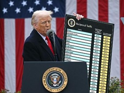 Bingkai Sepekan: Trump Bikin Kacau Dunia, Kini Hajar China