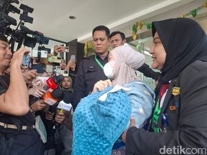 Zaskia Gotik Ungkap Kebahagiaan Lahirkan Anak Ketiga Secara Normal Zaskia Gotik Ungkap Kebahagiaan Lahirkan Anak Ketiga Secara Normal