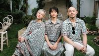 6 Gaya BCL Lebaran Hari ke-2 Bareng Keluarga, Stylish Pakai Baju Motif Aksara