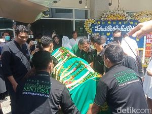 Video Jenazah Ray Sahetapy Akan Disalatkan di Masjid Istiqlal Usai Salat Jumat Video Jenazah Ray Sahetapy Akan Disalatkan di Masjid Istiqlal Usai Salat Jumat