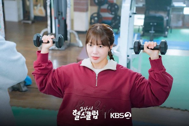 Jung Eun Ji di Drama 24 Hours Health Club / Foto : x.com/kbs_drama Jung Eun Ji di Drama 24 Hours Health Club / Foto : x.com/kbs_drama