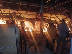 Pasar Lolak Bolmong Kebakaran Diduga Akibat Korsleting, 35 Kios-Lapak Hangus