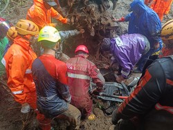 Longsor di Mojokerto, Kemensos Bantu Evakuasi dan Dirikan Dapur Umum