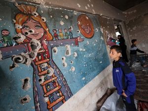 Klinik UNRWA di Gaza Hancur Dirudal Israel