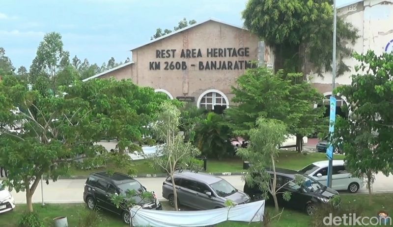 Kopi ala Turki diseduh pakai pasir panas di Rest Area Banjaratma Brebes. Foto diambil Jumat (4/4/2025).