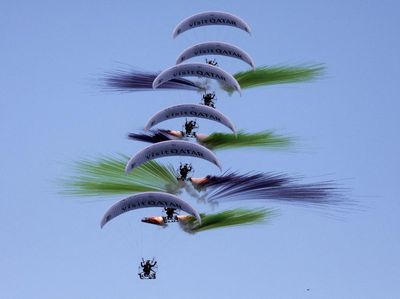 Langit Lusail Qatar Meriah dengan Aksi Cahaya, Pesawat dan Drone