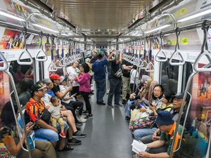Sepenuh Ini MRT Jakarta Saat Libur Lebaran