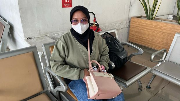 Pemudik di Stasiun Pasar Senen, Jakpus, Jumat (4/4/2025).