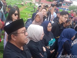 Rano Karno Kenang Main Opera Bareng Ray Sahetapy