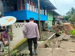 Tanah Longsor-Jalan Amblas Terjadi di Muba Usai Hujan Deras, 9 KK Terdampak
