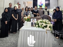 Teater Mantuli Kehilangan Ray Sahetapy: Sosok Berjasa Untuk Kami