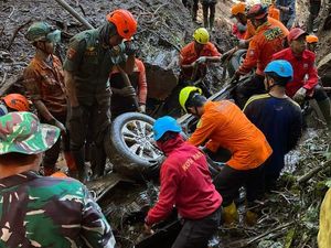 Begini Sulitnya Evakuasi 10 Korban Tewas Longsor di Pacet-Cangar Mojokerto
