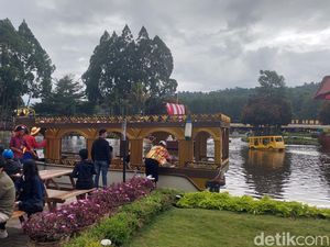 Warga Lokal Dominasi Kunjungan ke Objek Wisata di Jabar Warga Lokal Dominasi Kunjungan ke Objek Wisata di Jabar