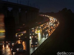 Arus Balik Lebaran, Sejumlah Titik Tol Cipularang Arah Jakarta Padat