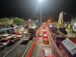 42 Ribu Orang dan 12 Ribu Kendaraan Menyeberang ke Bali di H+3 Lebaran