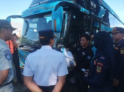 Angkutan Menuju Puncak Bogor Diuji Kelaikan, 3 Bus Bermasalah Diputar Balik