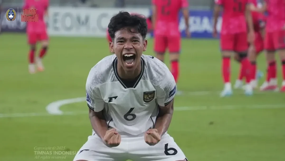 Evandra Florasta mencetak brace saat Indonesia mengalahkan Yaman, lalu cium tangan ke wasit. (Foto: dok. Timnas Indonesia)