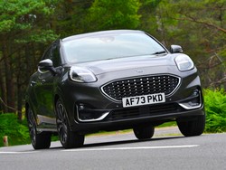 Bukan Toyota Avanza, Ini Mobil Paling Laris di Inggris